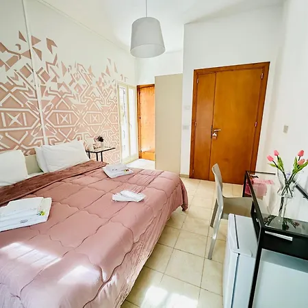 לינה וארוחת בוקר Casa Lilla מונריאלה