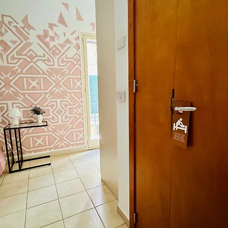 Casa Lilla לינה וארוחת בוקר מונריאלה