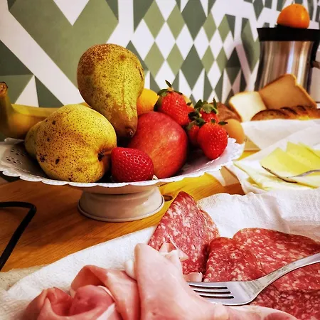 Casa Lilla לינה וארוחת בוקר מונריאלה